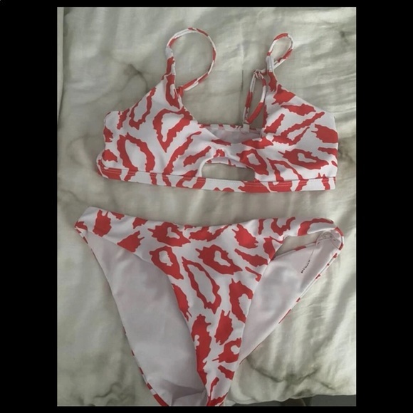 Red & White print Bikini - Picture 3 of 3